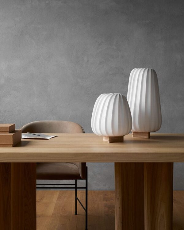 ST906_table_paper_white_light_off-1.jpg
